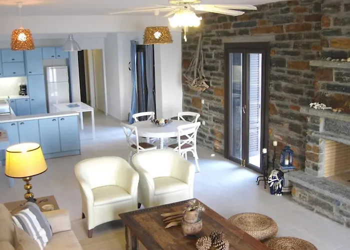 Aperon - 5 Bed, 5 Bath - Kea Rent - Kastellakia Bay