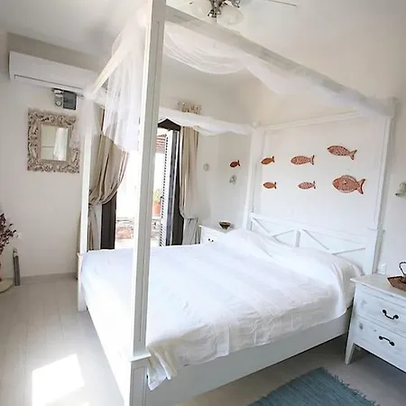 Aperon - 5 Bed, 5 Bath - Kea Rent - Kastellakia Bay